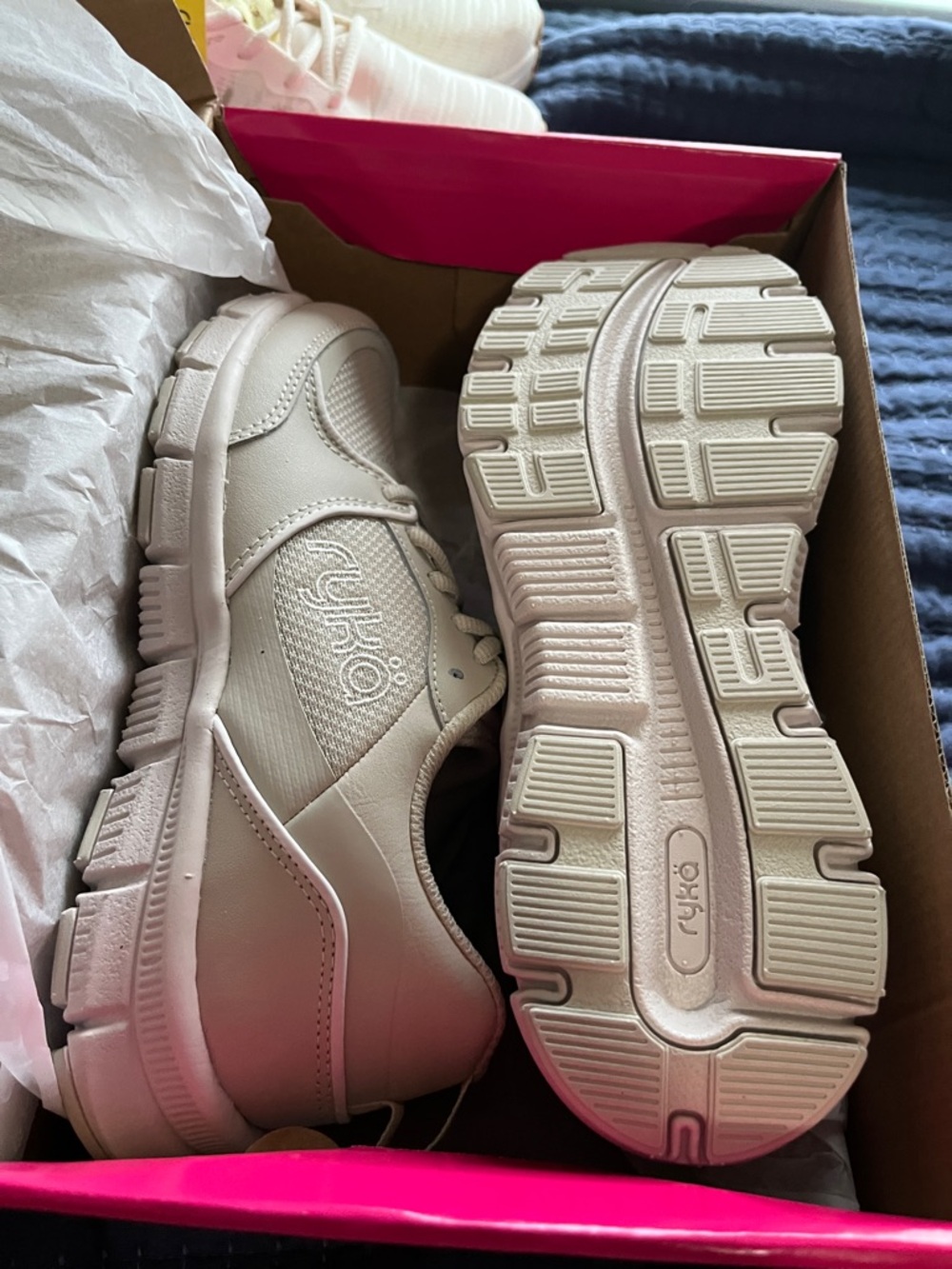 Ryka Cream Lace-Up Walking Sneakers size 8 - Picture 2 of 5
